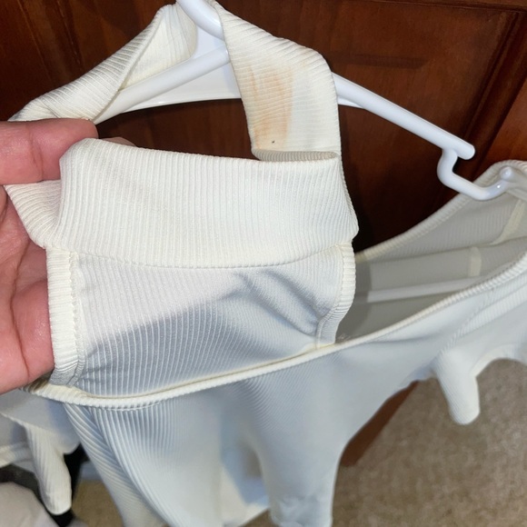 Cutout halter top - Picture 4 of 5